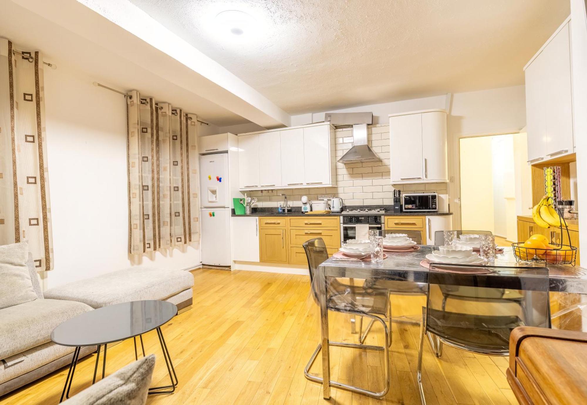 Quiet Location In London, Close To Paddington, Regent Park, Lord's Cricket, Late Check-in *