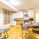 Quiet Location In Central London, Close To Paddington, Regent Park, Lord\'S Cricket, Late Check-In